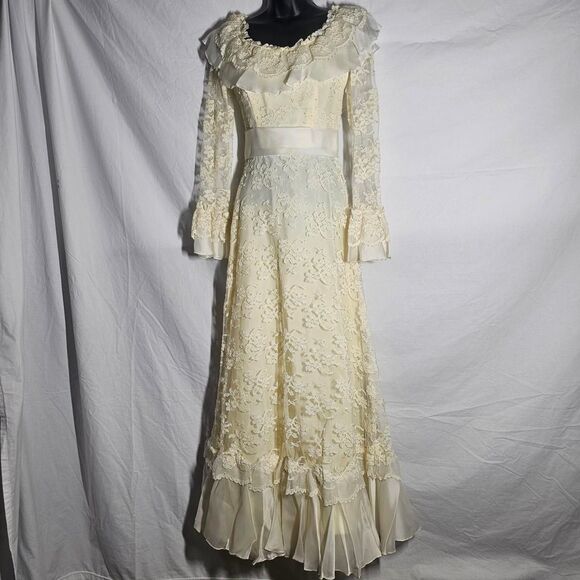 Vintage 70s lace flare wrist sleeve ruffle neck coquette wedding dress - Picture 2 of 4